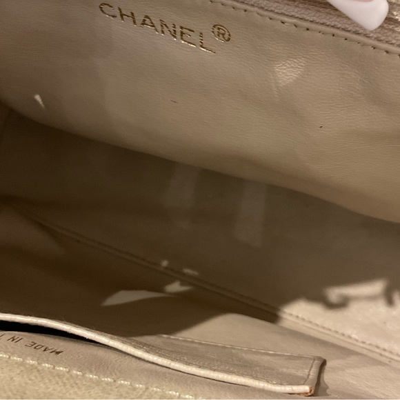 Chanel Bag - Picture 6 of 9